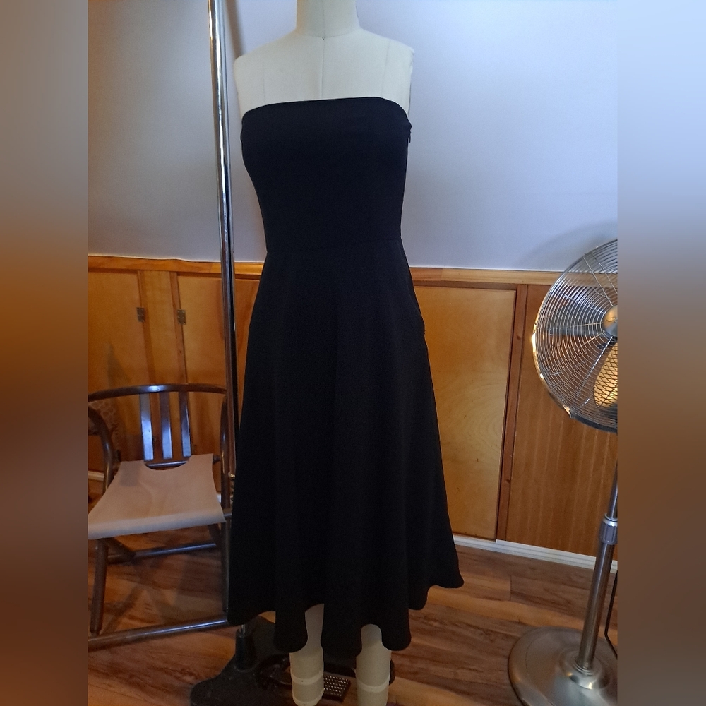 BANANA REPUBLIC VINTAGE Black Strapless Flared Bottom  Dress Size 4 US
